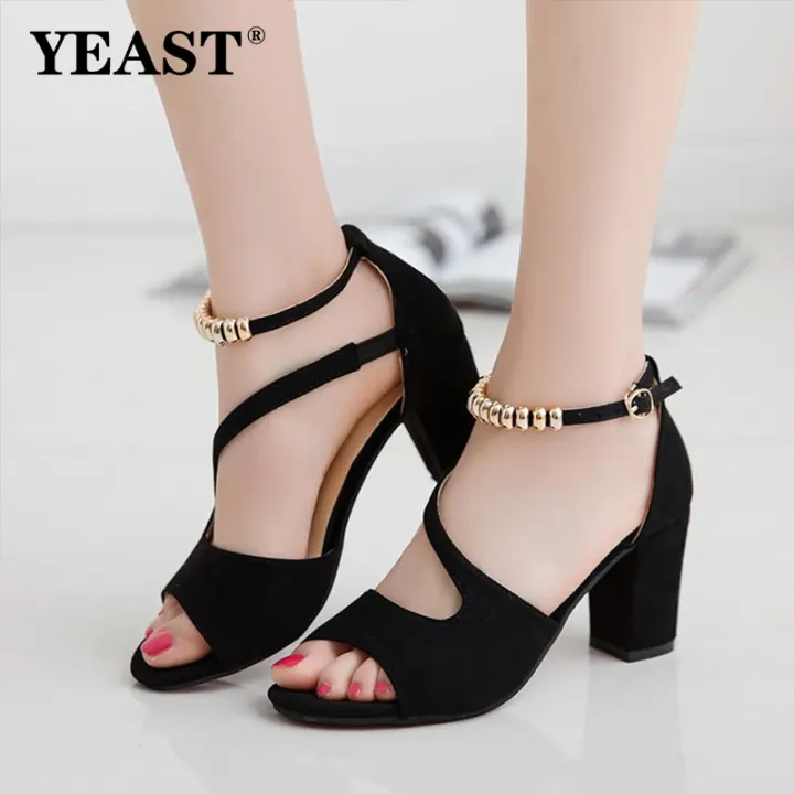 black closed toe non slip shoes