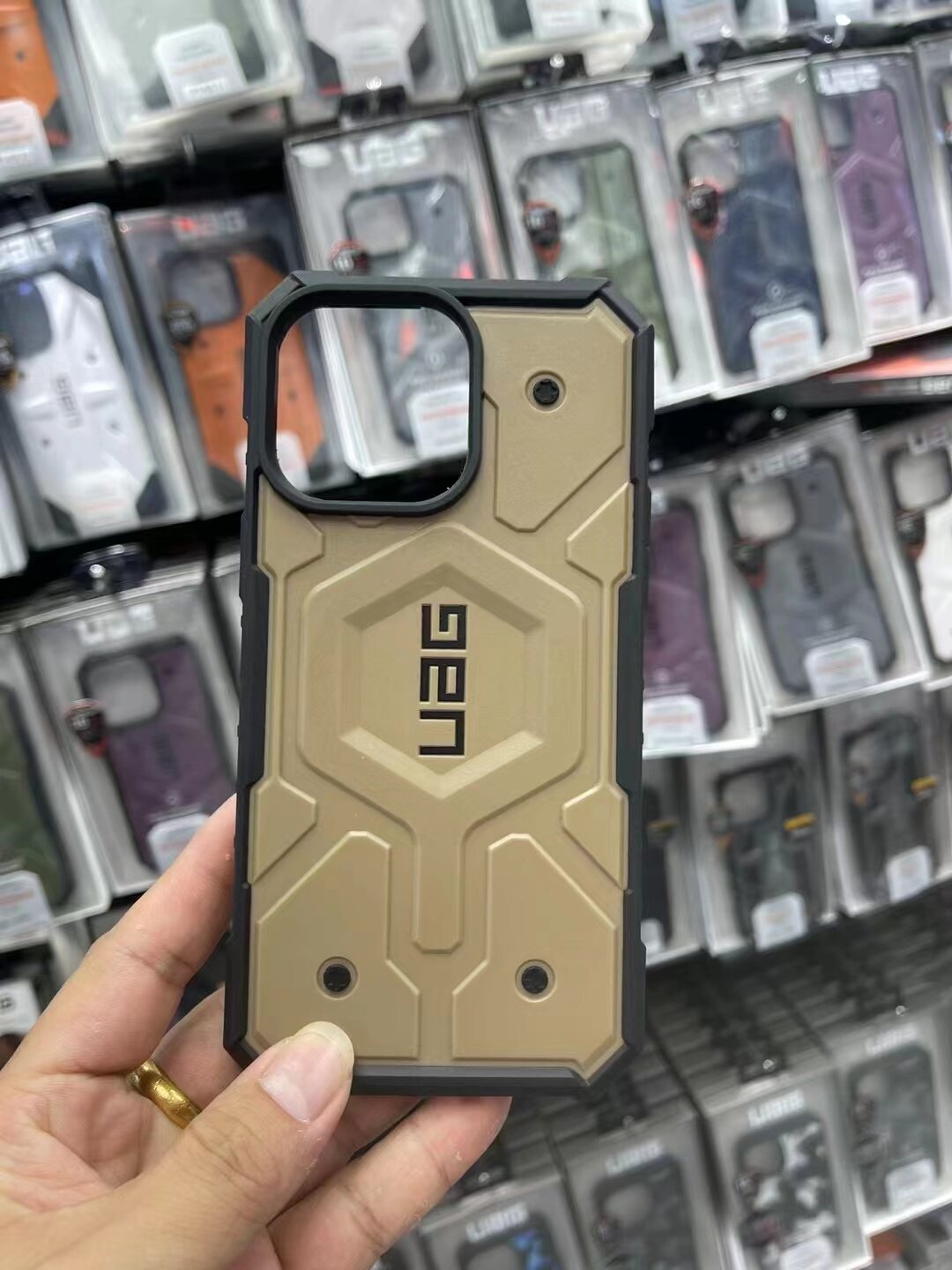 UAG With magsafe Shatter-resistant Case Cover For iphone 15 pro max 14 pro max iPhone 13 pro max 12 pro max Pathfinder with Feather-Light Rugged Military Drop Tested iPhone Casing