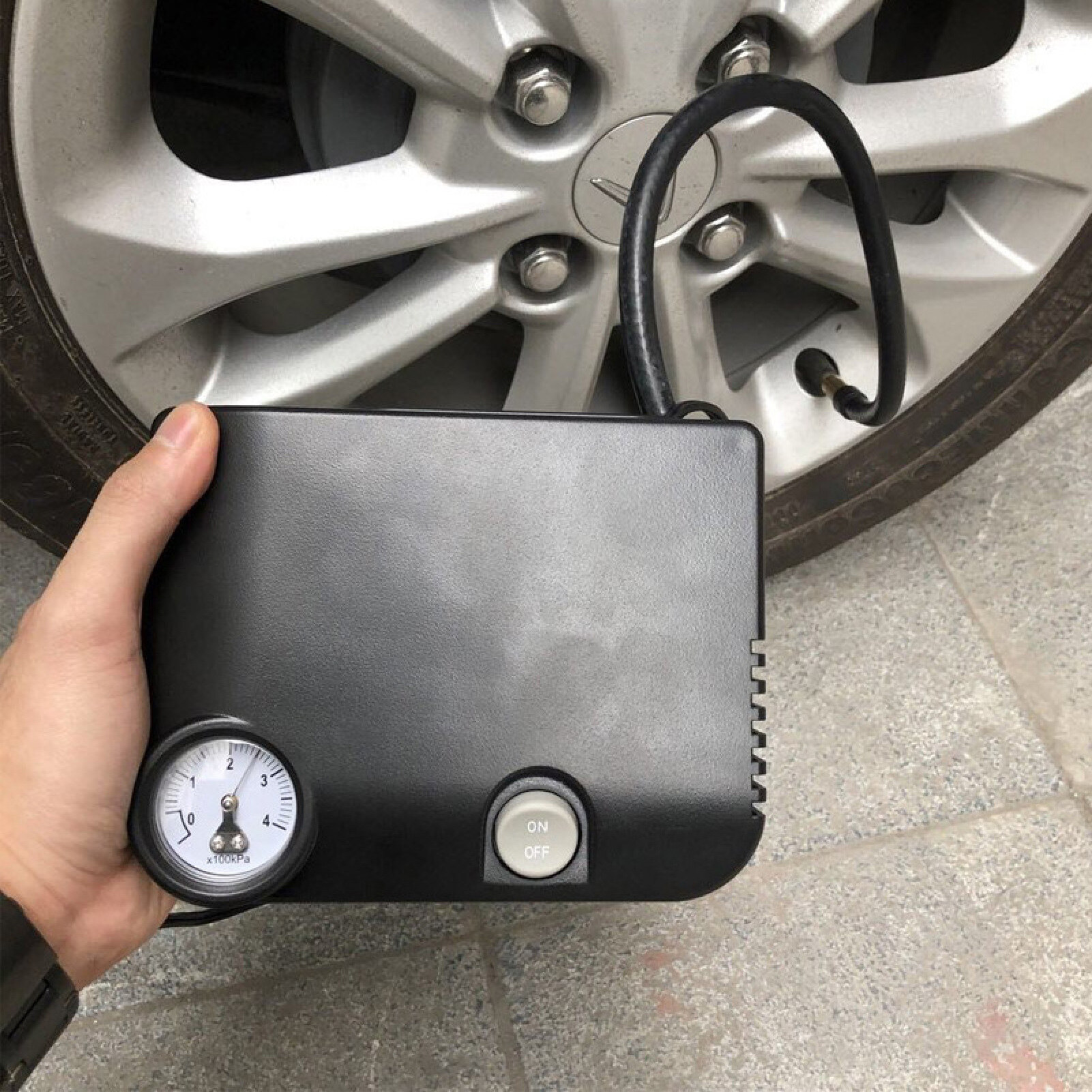 Máy bơm không khí Độ chính xác cao đa năng bền 12V quy mô Meter đồ bơm lốp cho xe thực tế lốp inflator