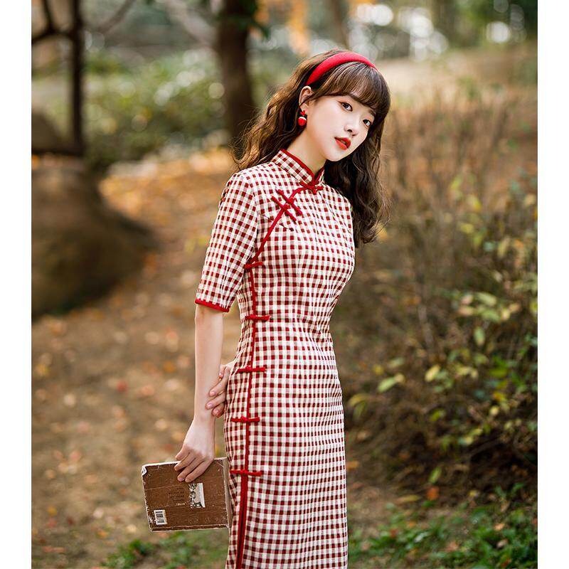 Red Plaid Improved Cheongsam Dress Low Split Diagonal Chinese Style Retro Young Lady Formal Wear Costumes for Autumn Literature and Art