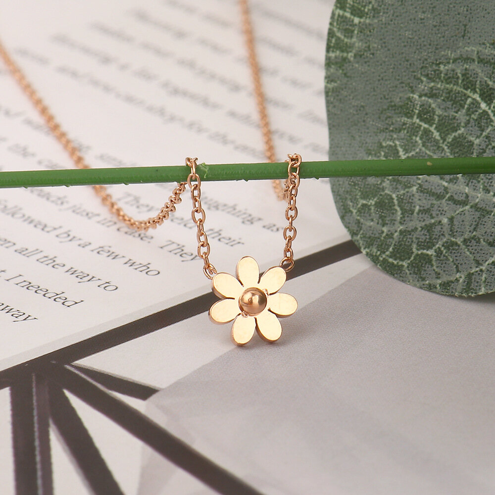 RAISS Korean Daisy Necklace Simple Flower Pendant Titanium Steel Rose Golden Necklace Net Red Titanium Steel Pendant