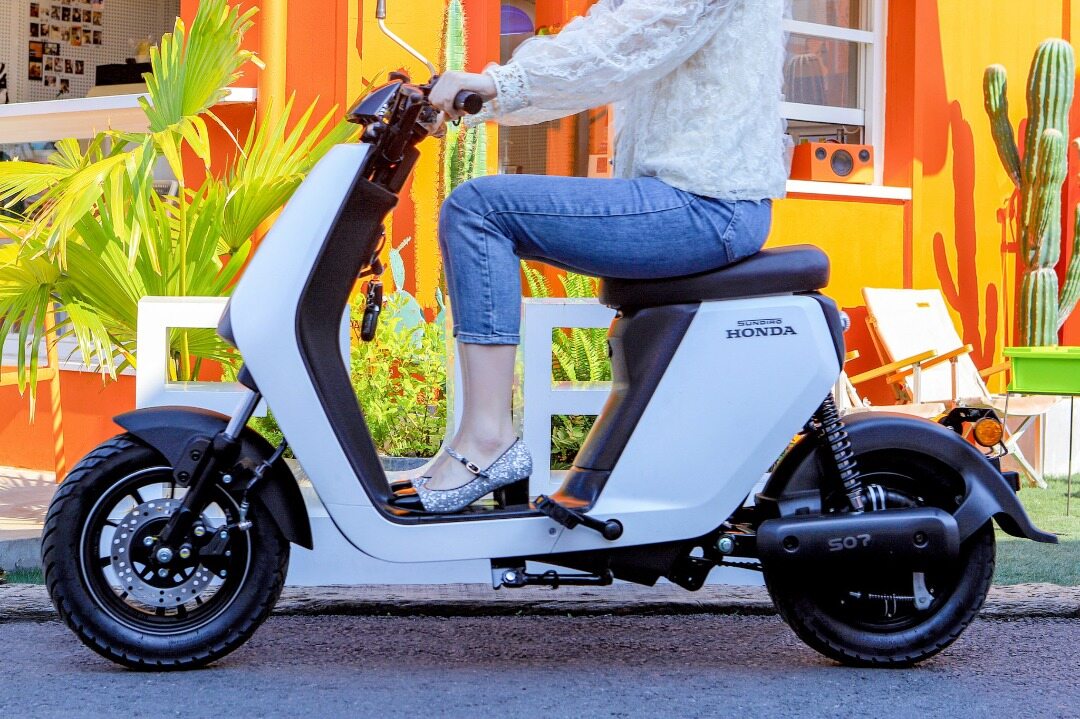 NEW SUNDIRO HONDA S07 V2 SPECIAL COLOR Premium electric scooter