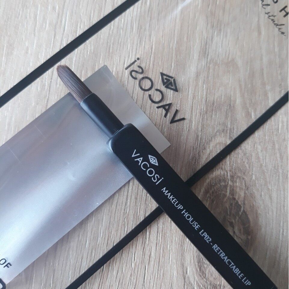 Cọ môi đẩy cao cấp VACOSI LP02