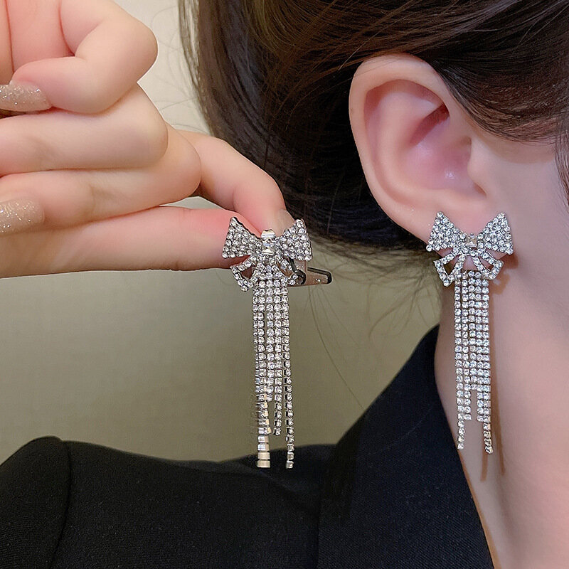 Korean Luxury Long Tassel Earrings for Women Shiny Rhinestone Drop Earrings Crystal Chain Piercing Earrings Jewelry Gift