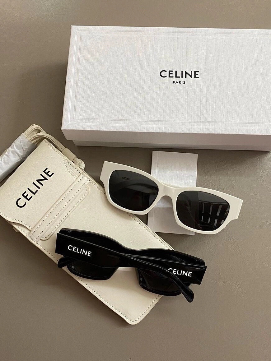 Celin is like a dream mirror!\uD83D\uDDA4\\r \\r I have to say that Celin  really knows a lot about women ~ sunglasses with a little cat's eye turn  spice for a second, but