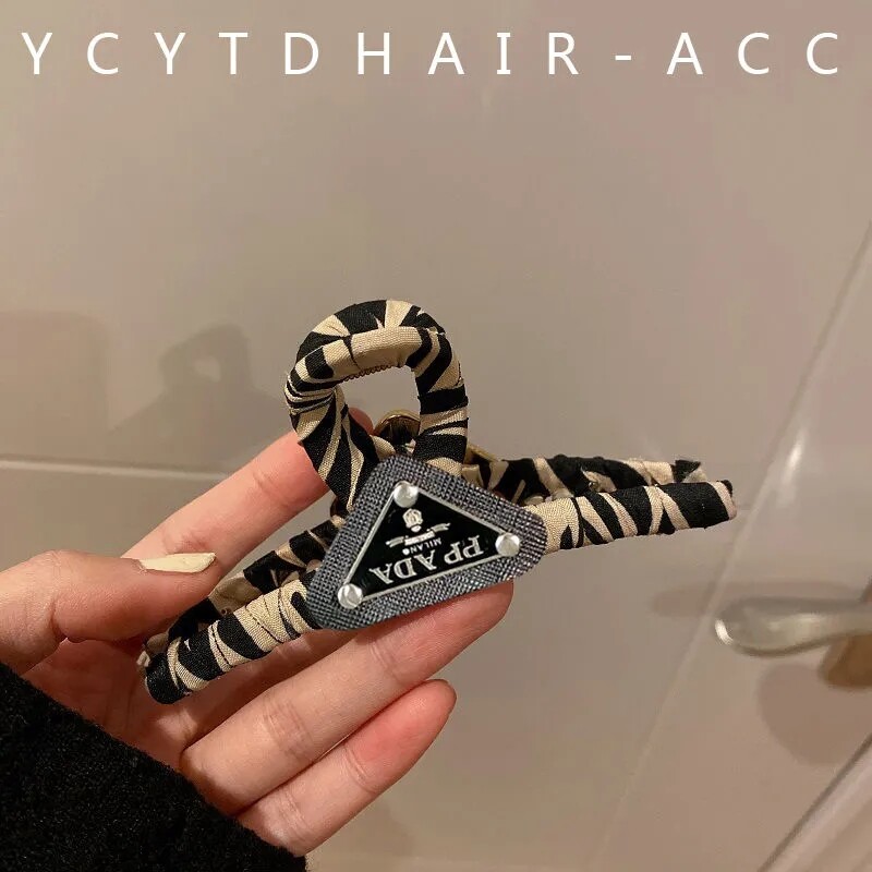 Kẹp tóc OEM PRADA Kẹp tóc lớn