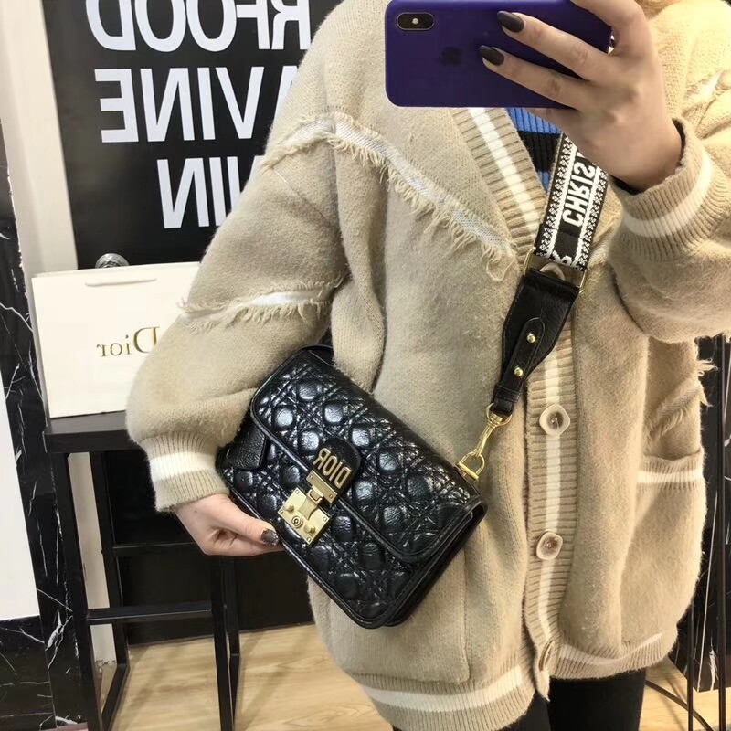 H030022 DIOR_S Tinggi Edition dengan Kotak Hadiah Produk Baru Direkomendasikan DIOR_S Tas Girls Love Tahun Ini
