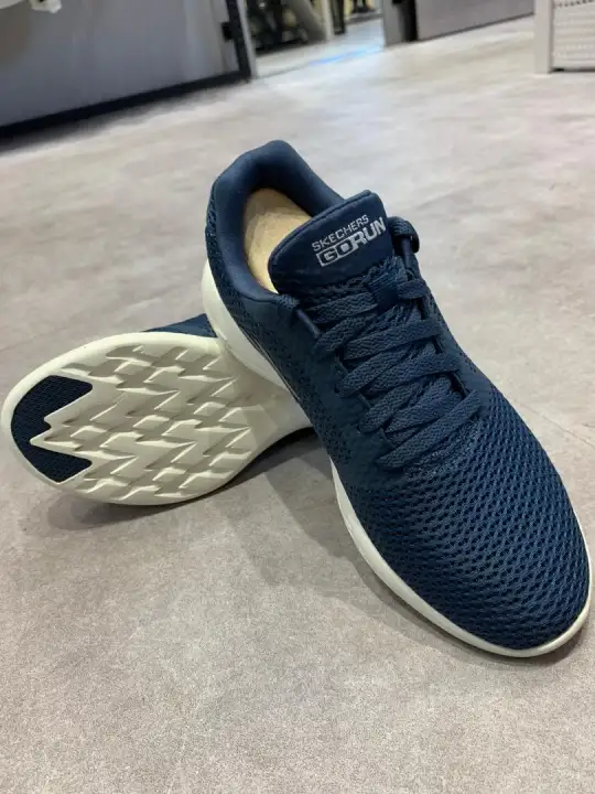 15061 skechers