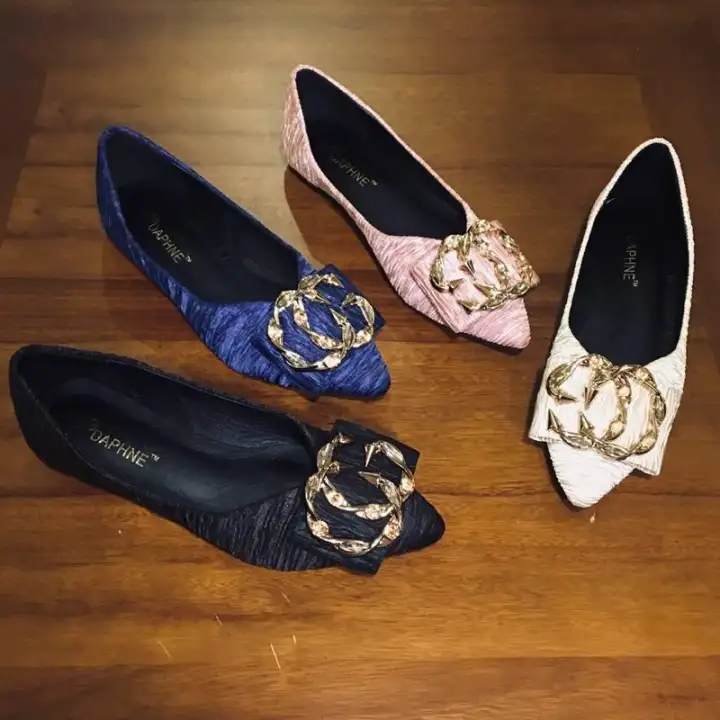 womens pointed flat shoes