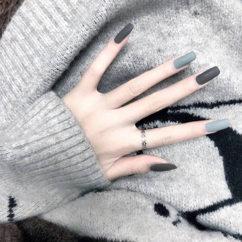 24 Cái Đen Xanh Frosted Nhảy Màu Người Phụ Nữ Mát Mẻ Wearable Full Bìa Ngón Tay Móng Tay Giả Dài Đầu Vuông Móng Tay giá rẻ