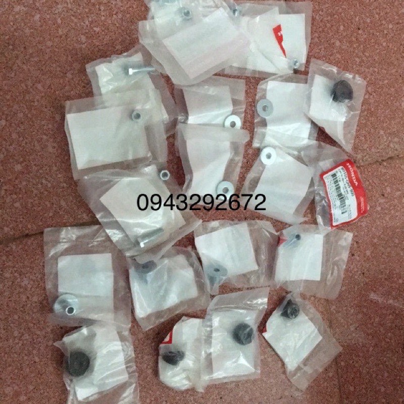 Fun bộ ốc bắt đuôi xe dream cả cao su treo đuôi