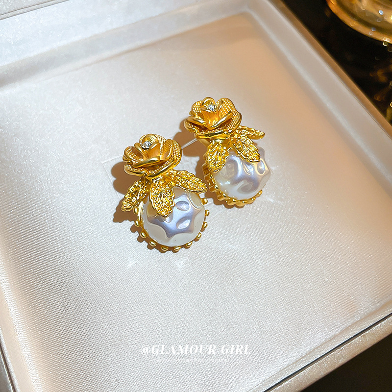 Earrings female Pearl