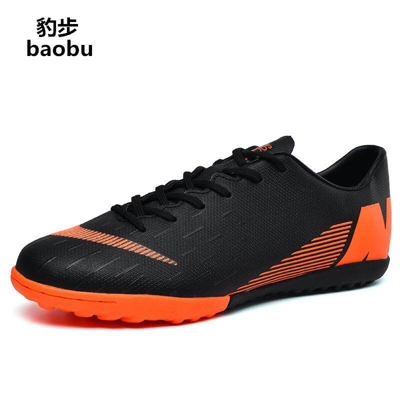 inside soccer shoes