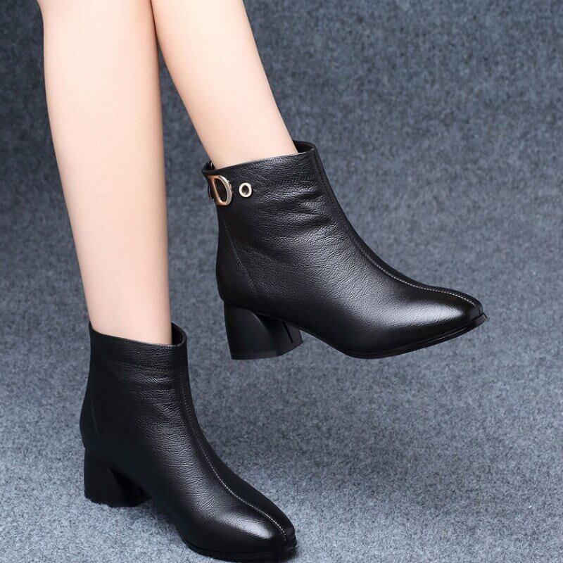 Women's Short Boots Autumn and Winter Korean Style Short Boots High Heel Leather Boots Simple and Comfortable Thick Soled Leather Martin Boots Women