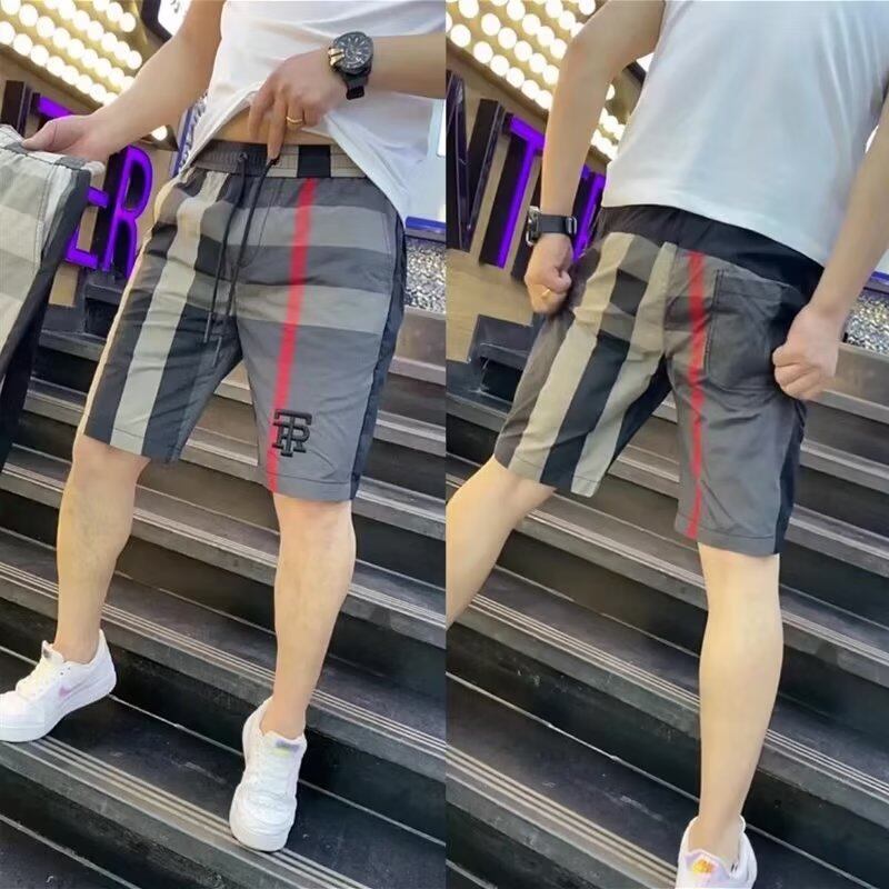 Plaid men's casual shorts, shorts of the same style as the star