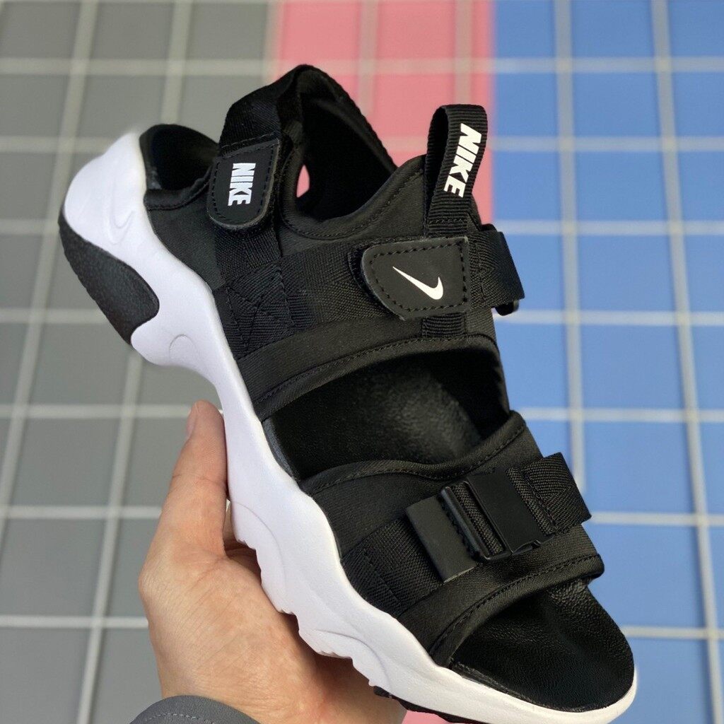 nike buckle sandals