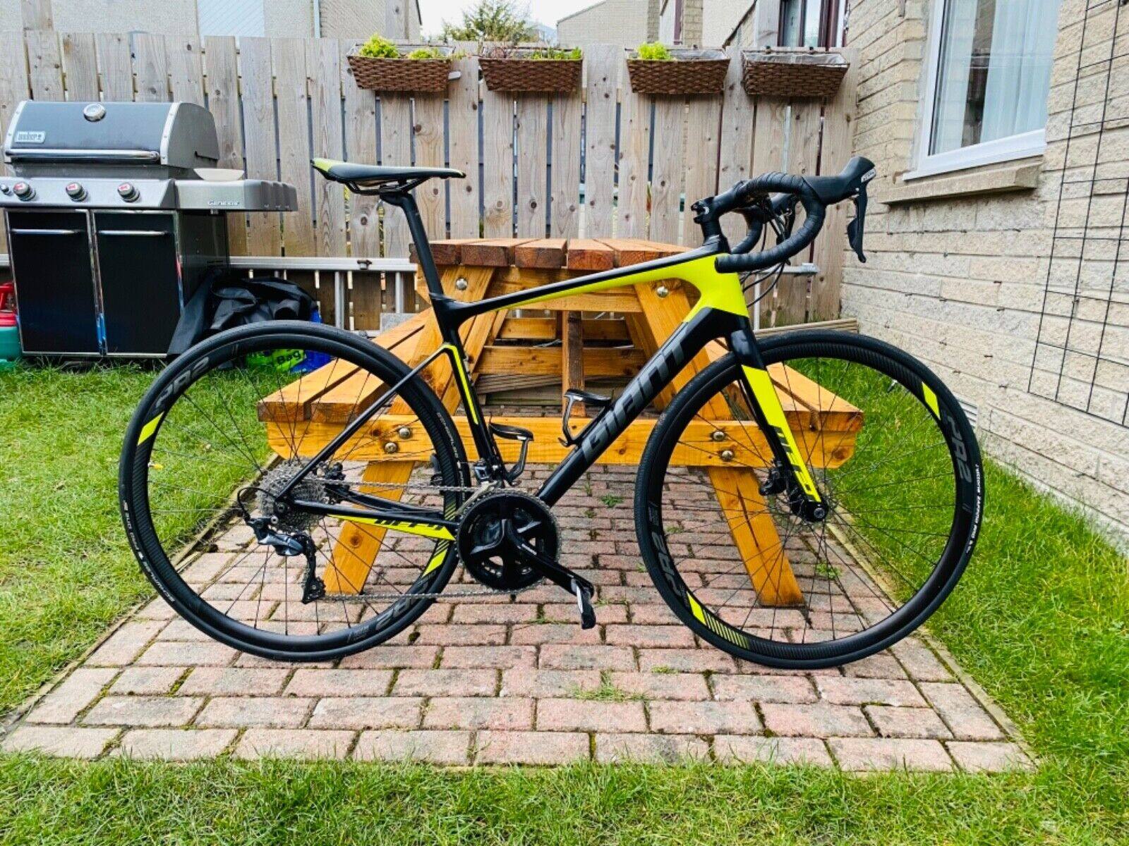 giant carbon fiber road bike