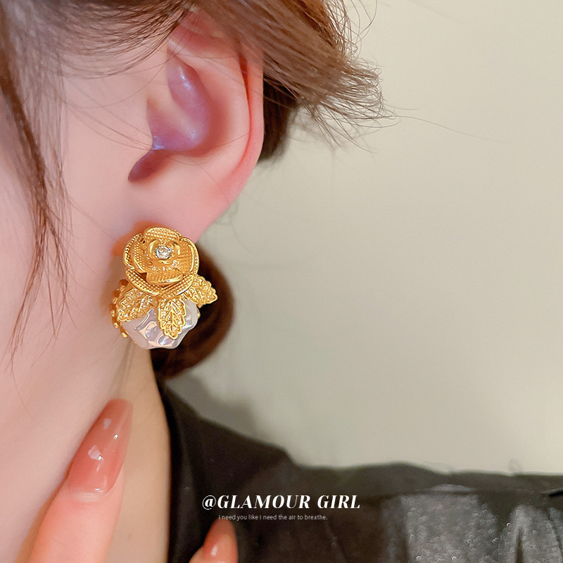 Earrings female Pearl