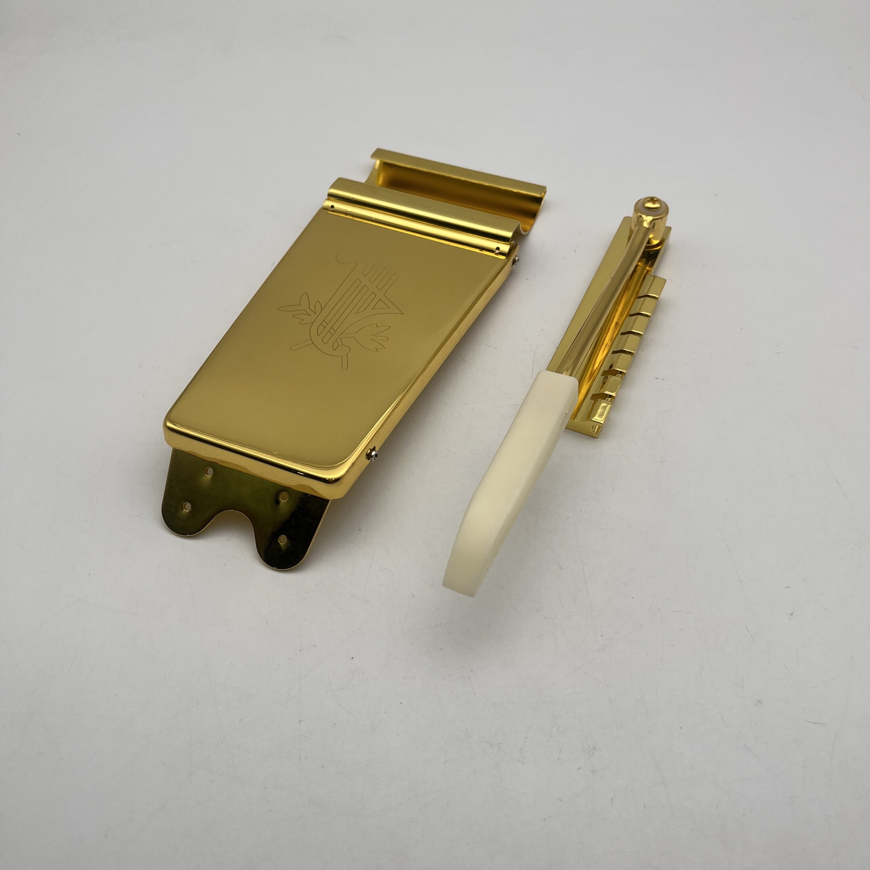 Gibson Maestro Vibrola ロング・レプリカ ゴールド ☆Gibson Maestro