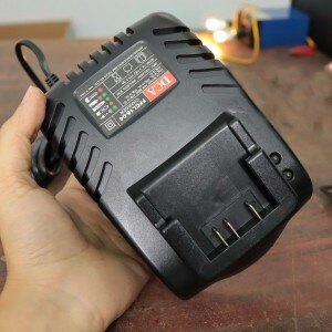 SẠC NHANH 18V DCA FFCL18-04 |SẠC NHANH DCA [RẺ]