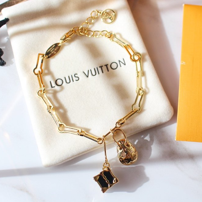 Lv Gelang Terbaru 2020 Perhiasan Saringan Klasik Gelang Liar Modis Lazada Indonesia Lv Gelang Terbaru 2020 Perhiasan Saringan Klasik Gelang Liar Modis Lazada Indonesia