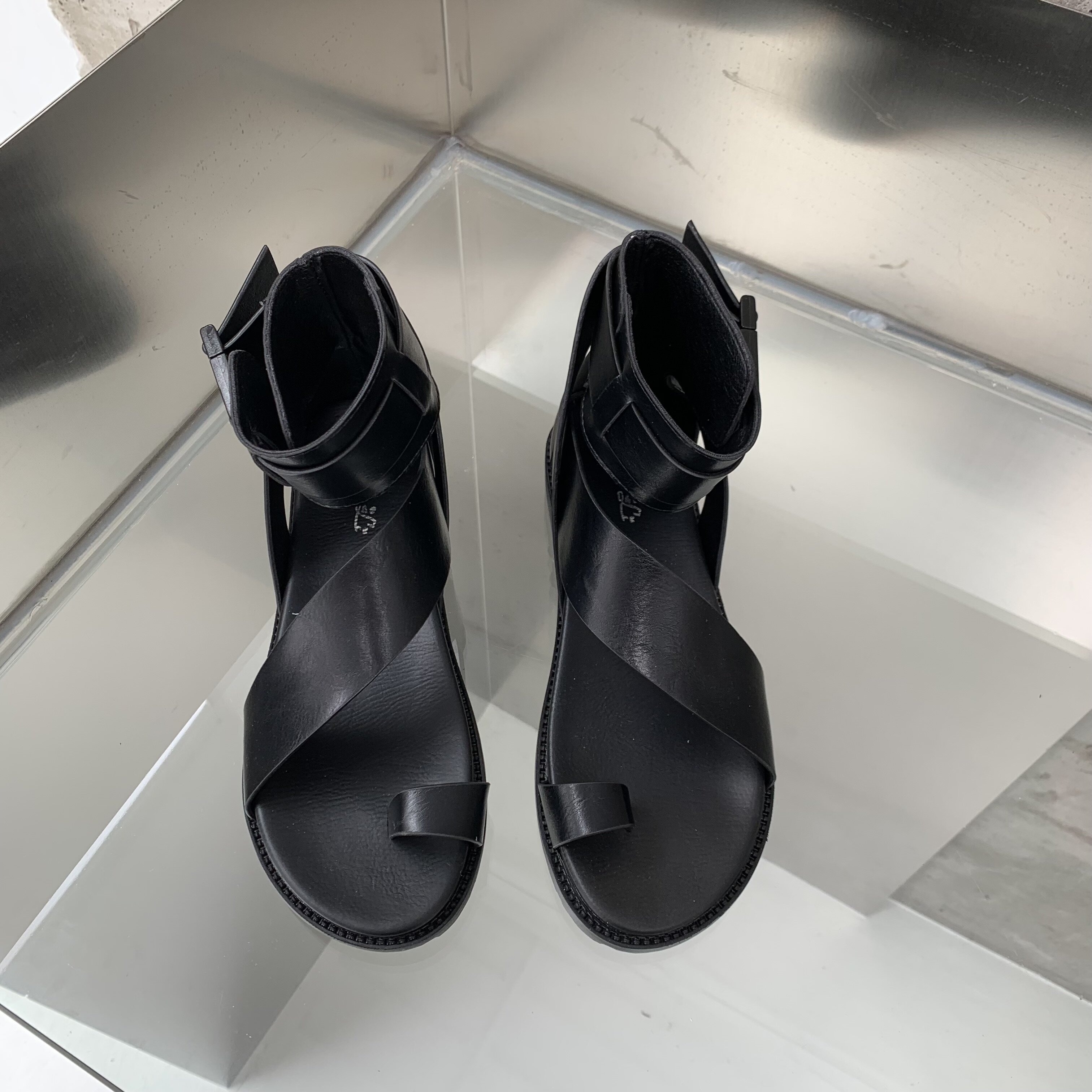 Toe clip Non-slip Japanese Flat Sandals Summer Beach Solid Flat Zip Women Flats