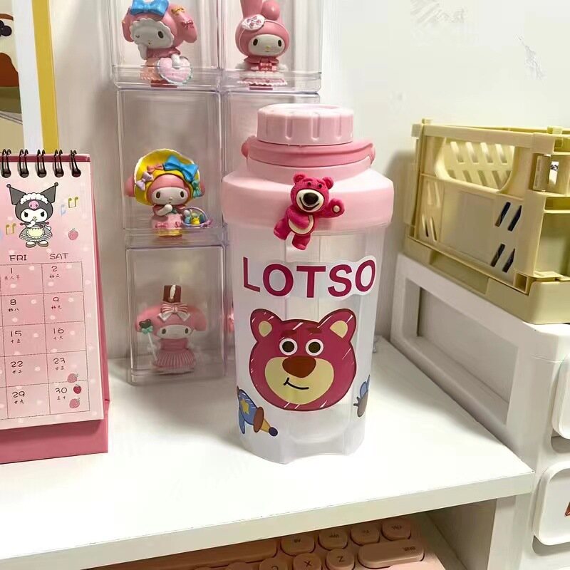 YONUO Summer cups are cute and high-valued. Hand-held cups are used for sports. online celebrity shakes the plastic cups for students.
