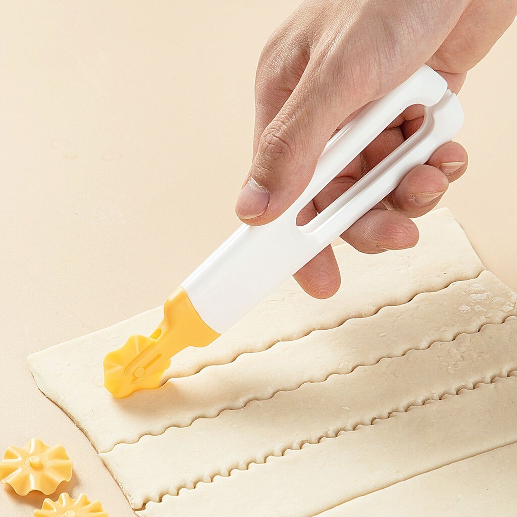 CNMF Household baking cake lace cutter fancy roller cutter set