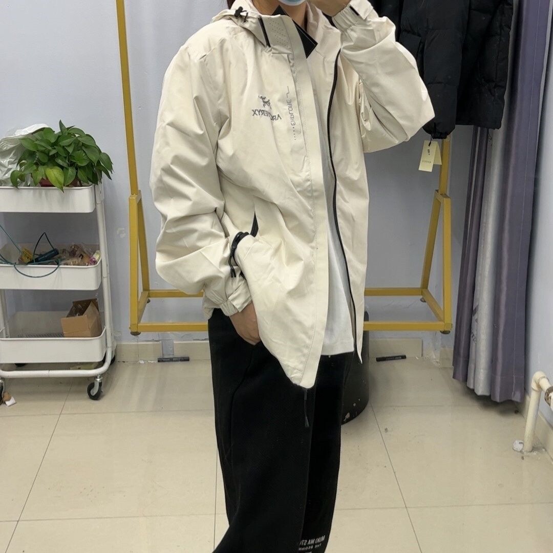 ARC'TERYX [High version of American style jacket waterproof and windproof men's and women's same style hooded jacket jacket spot]