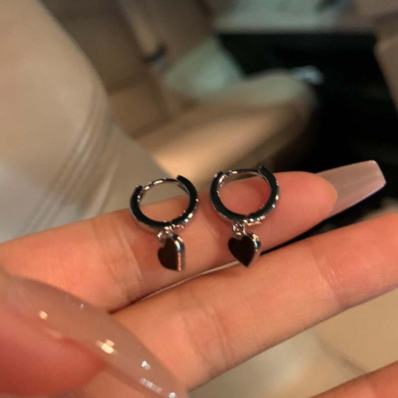 JWER 2023 Korean Black Color Heart Hoop Earrings for Women Girls Fashion Geometric Heart-shaped Earrings Jewelry Accessories Gifts