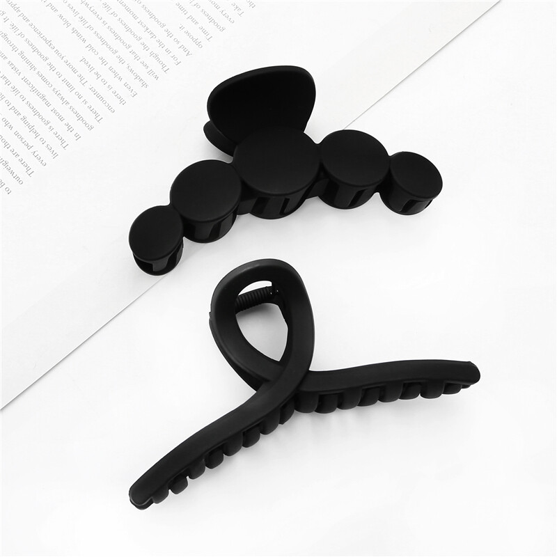 1pcs 2021 New Ins Large Matt Polish Black Acrylic Geometric Hollow