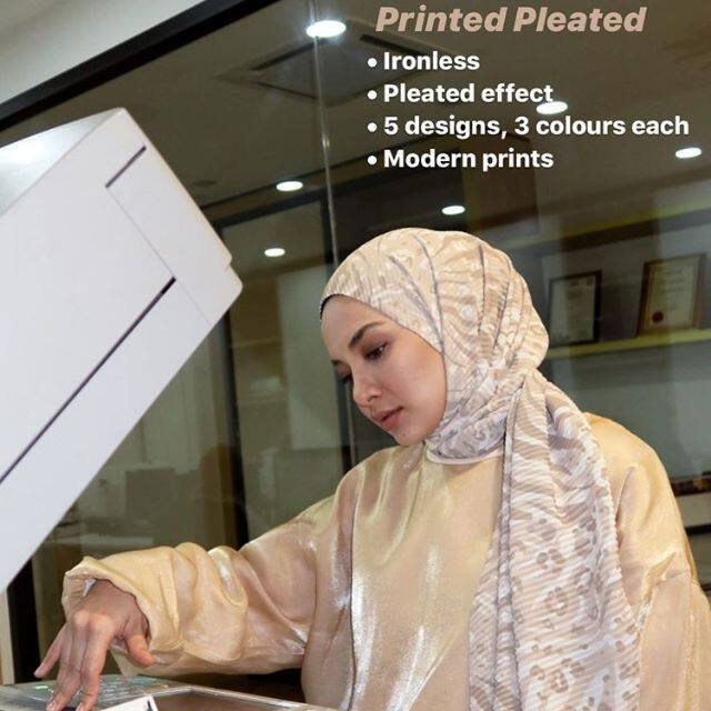 naelofar pleated shawl