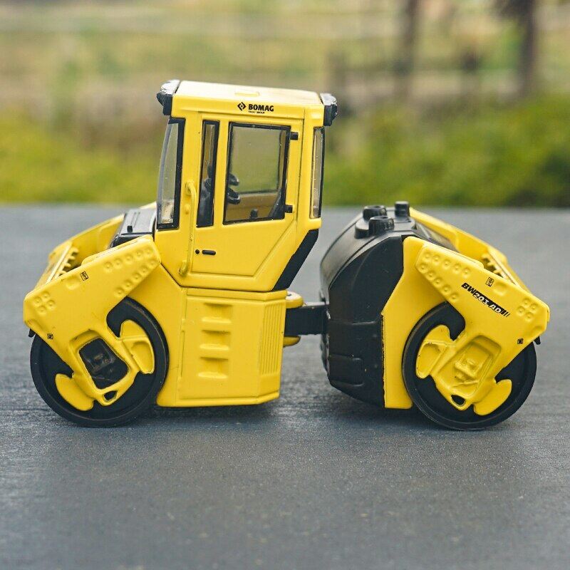 1:50 Scale BOMAG BW203AD Road Roller Alloy Construction Machinery Engineering Car Model Collection Gift Toys