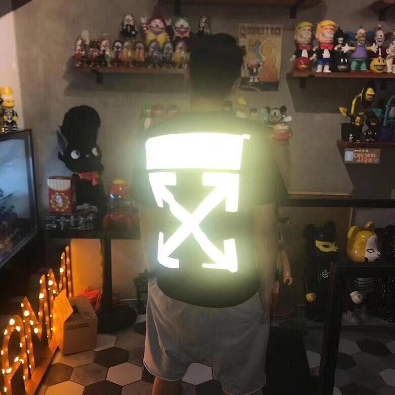 camiseta off white refletiva