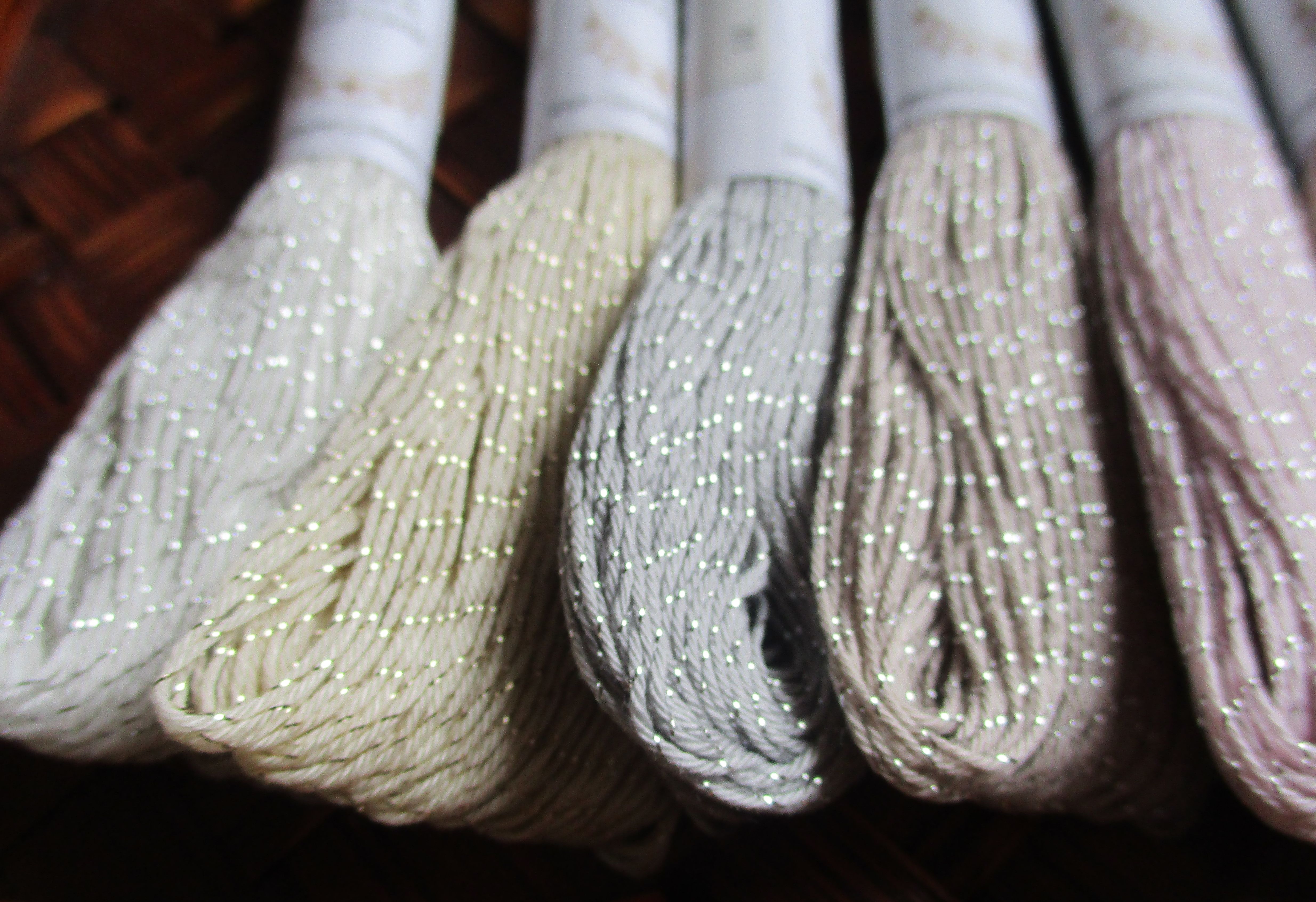 Chỉ Thêu Olympus Sashiko Nhật Bản 100M 24 Màu