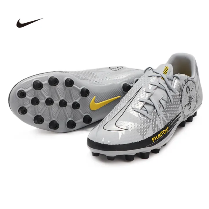 football spike nike