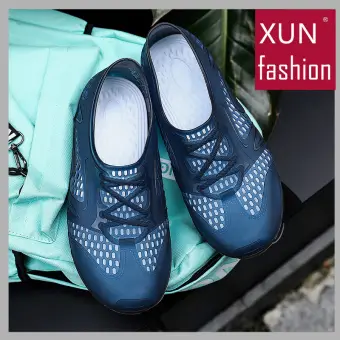 jelly shoes for swimming