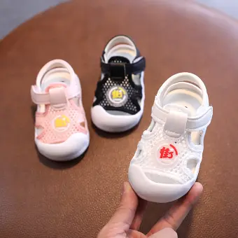 baby walking shoes size 2