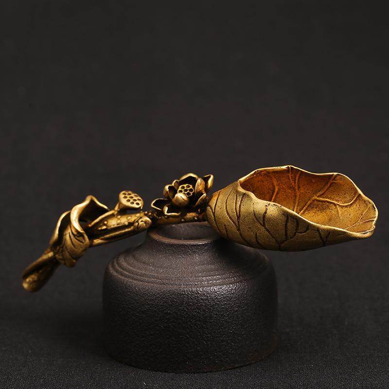 Solid brass lotus lotus leaf tea shovel creative personality lotus teaspoon of tea tea art furnishing articles tripod for decoration