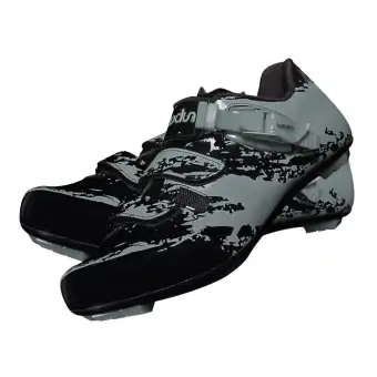 bike shoes for wide feet