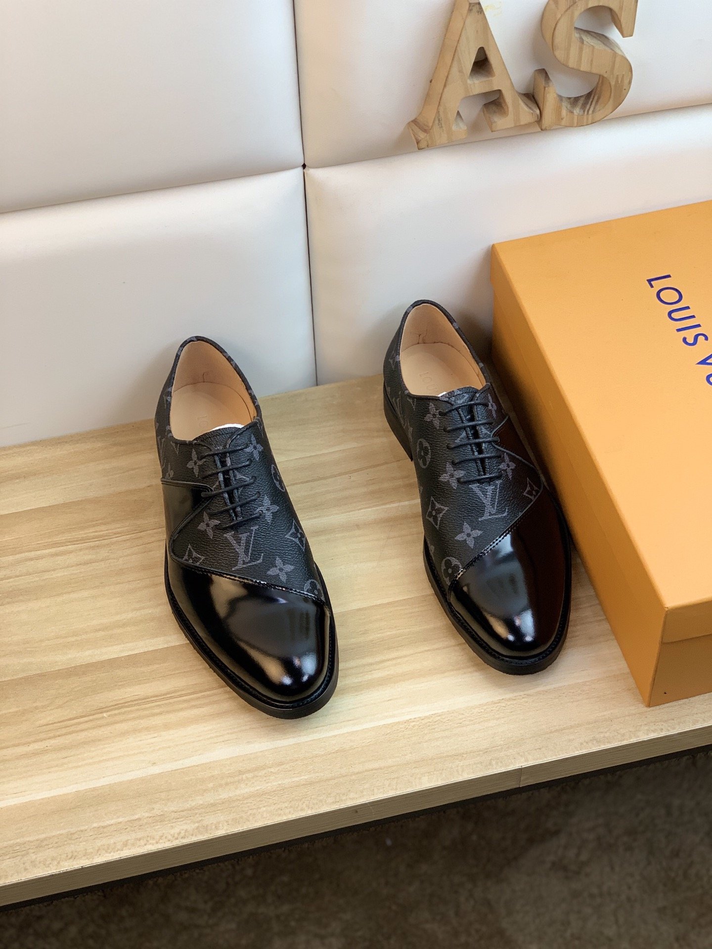 Fabelhafte Louis Vuitton Hausschuhe Bilder