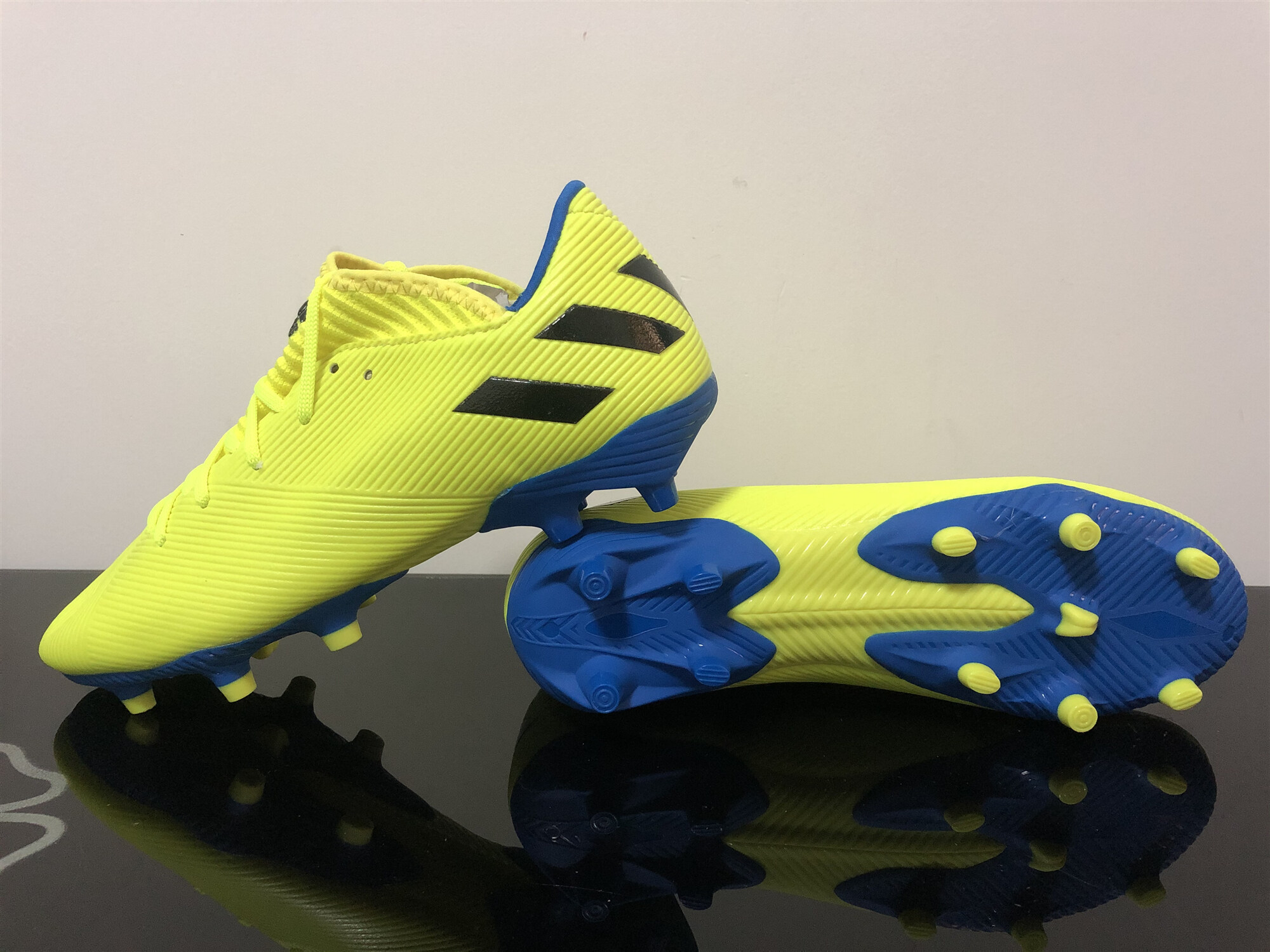 places to buy soccer shoes