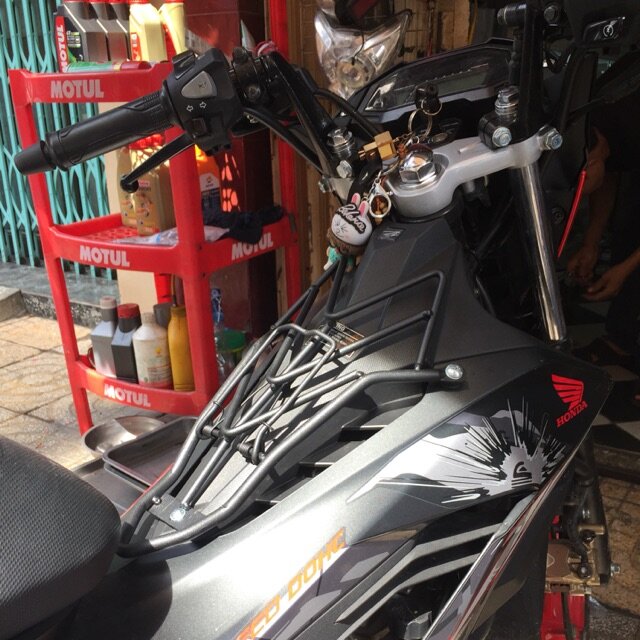 Baga giữa xe sonic màu đen