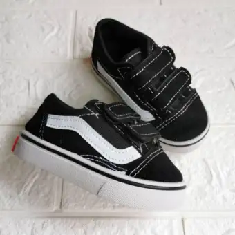 classic black and white vans