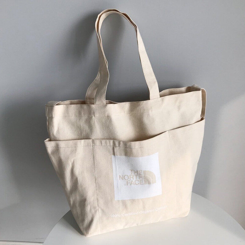 กระเป๋าสำหรับใส่อุปกรณ์อาบน้ำ Wash Bag The North Face Made in Vietnam