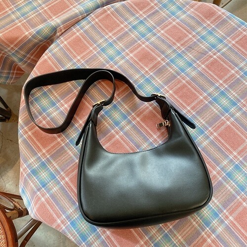 IELGY retro armpit large capacity simple all-match handbag, crescent shoulder, crossbody, dumpling bag