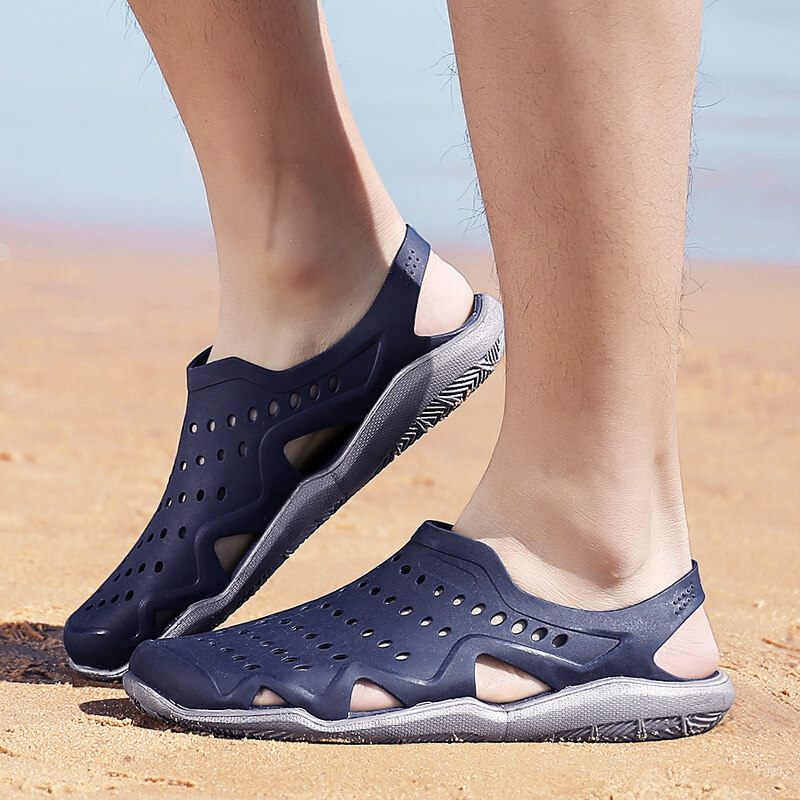 Hàng Có Sẵn Xăng Đan Nam Mới Xăng Đan Crocs Thể Thao Ngoài Trời Thường Ngày Bằng Cao Su Cho Nam Giày Lỗ Đi Biển Giày Làm Vườn Cho Nam Giảm Giá Xăng Đan Đi Biển Ngoài Trời