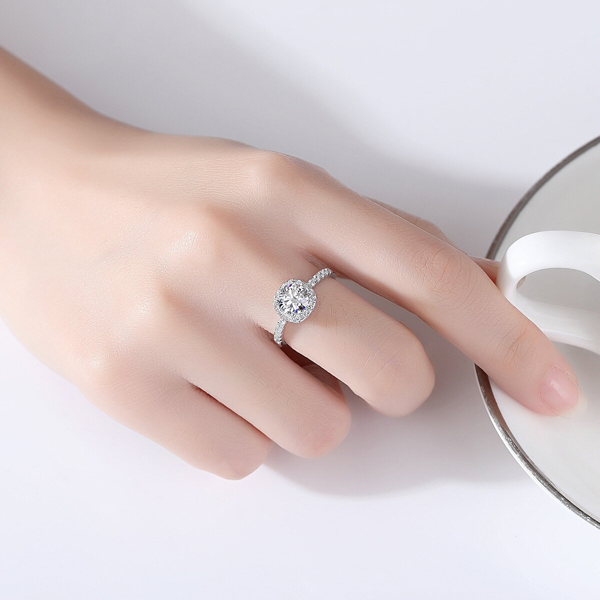 Nhẫn Moissanite Nhẫn Kim Cương Bạc 925 Nhẫn Tròn Bốn Móng Đơn Giản