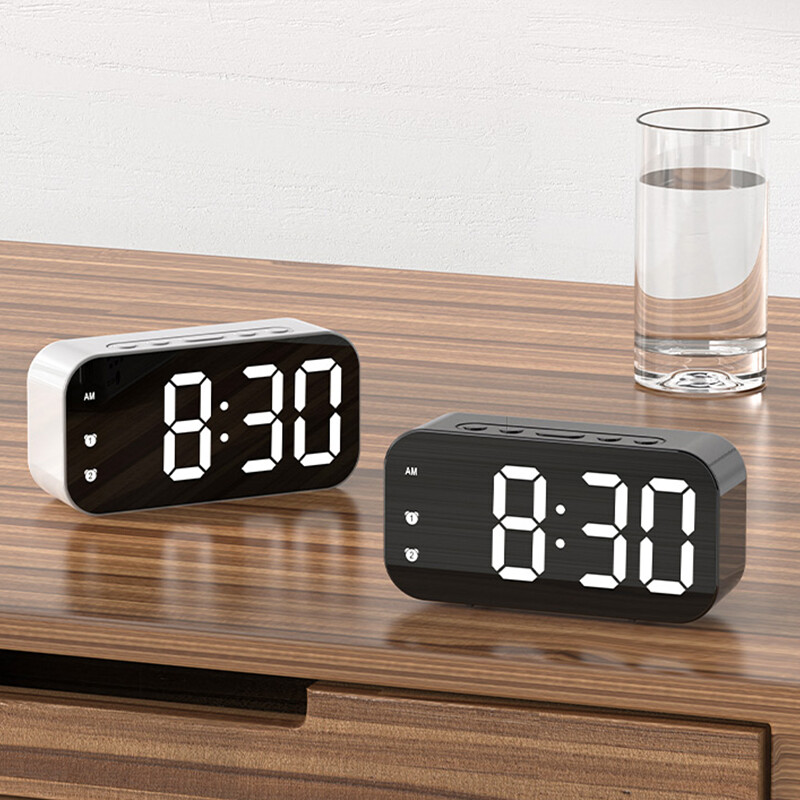 Simple LED electronic alarm clock clock student plug-in dual-purpose small alarm clock digital clock voice activated temperature clock