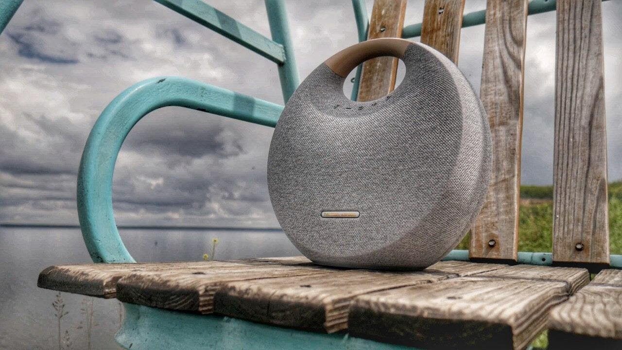 Harman Kardon Onyx Studio 6 Portable Wireless Bluetooth Speaker